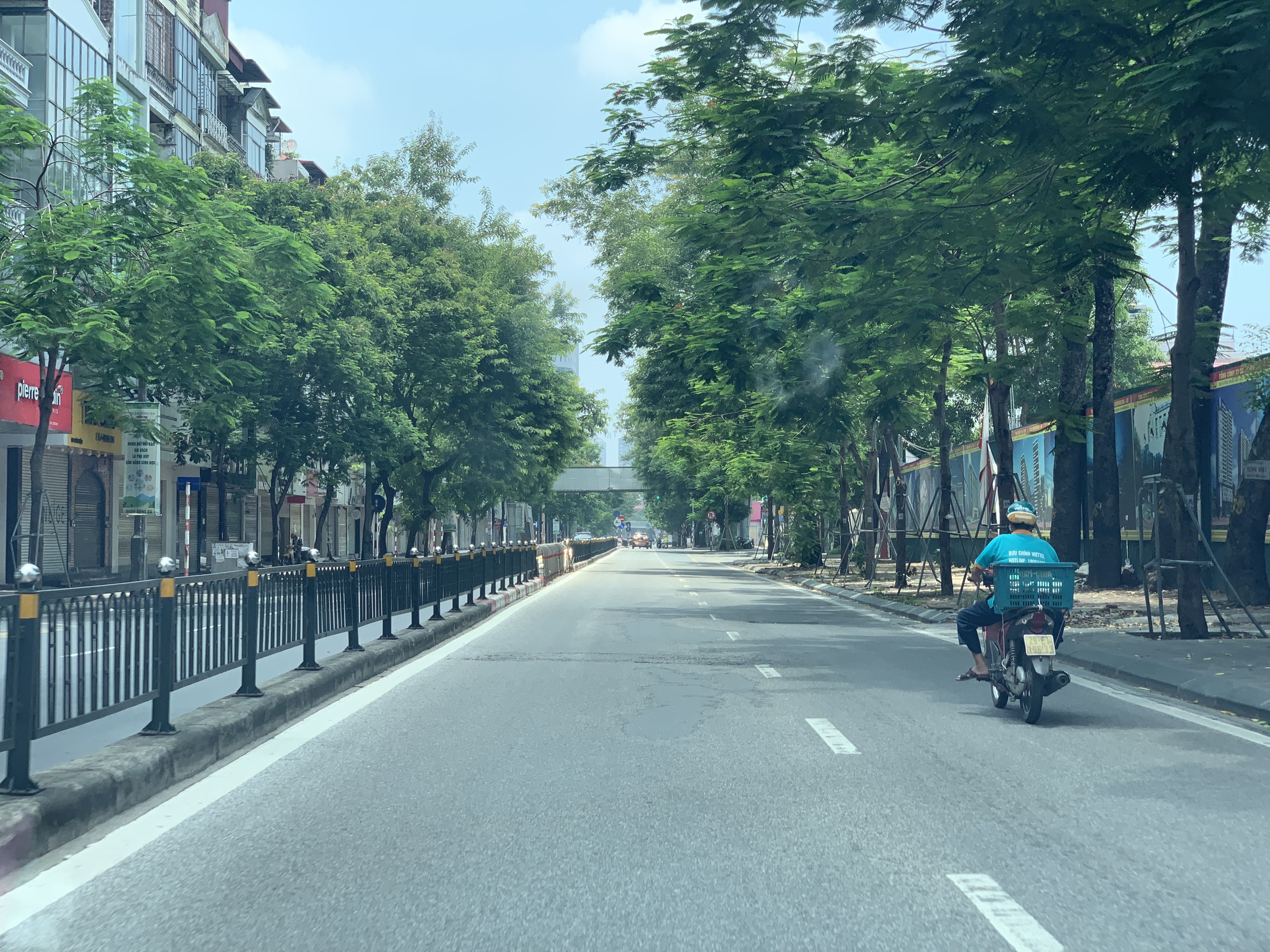 Chủ tịch UBND thành phố Hà Nội Chu Ngọc Anh: Mỗi người dân là một chiến sĩ trên mặt trận, mỗi gia đình, mỗi thôn, xóm, tổ dân phố trở thành pháo đài chống dịch - Hà Nội sẽ đẩy lùi, chiến thắng Covid - 19